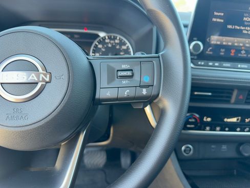 Used 2023 Nissan Rogue SV FWD image 19