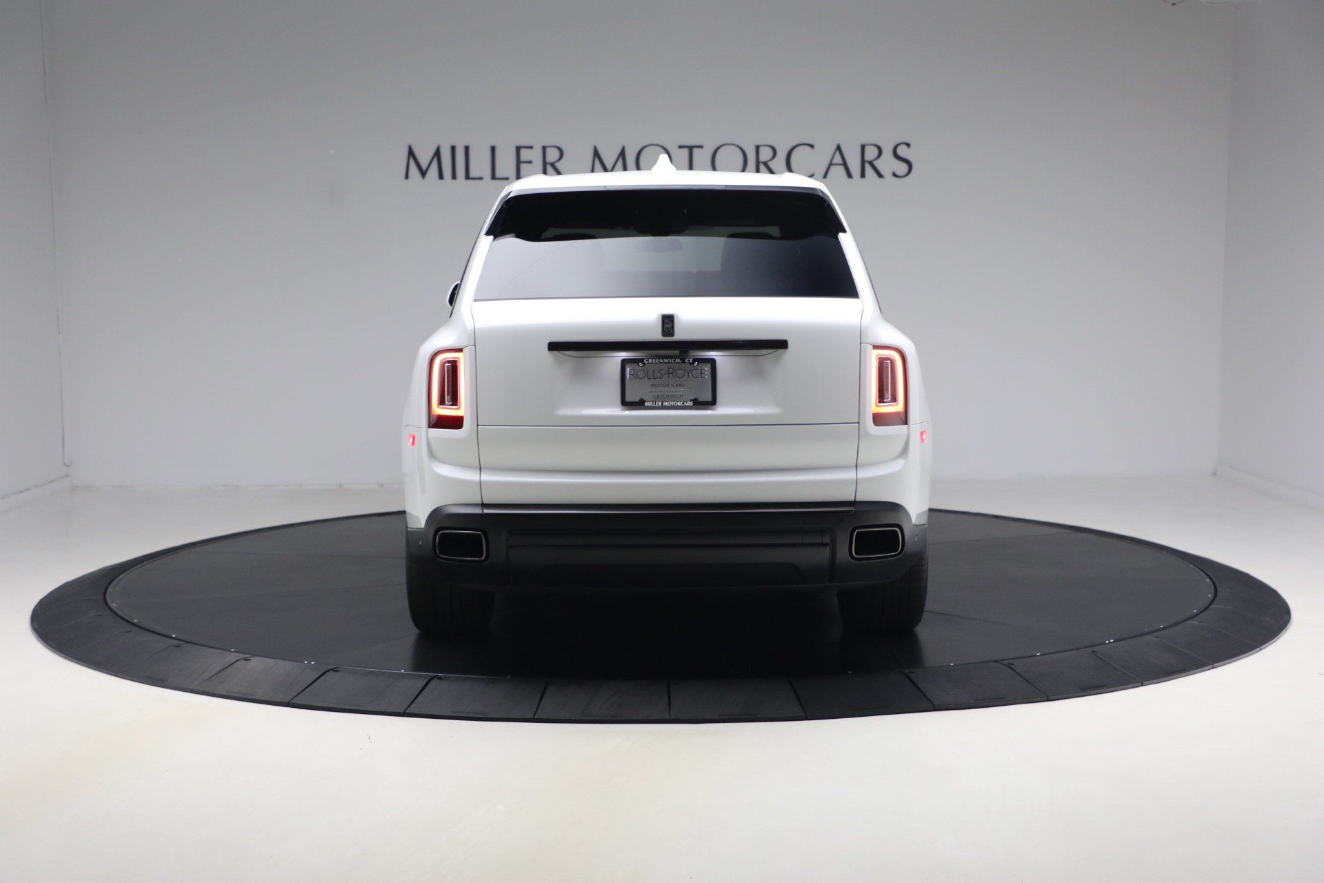 Certified 2020 Rolls-Royce Cullinan Black Badge AWD/4WD image 9