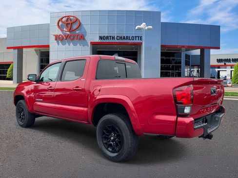 Used 2022 Toyota Tacoma SR5 RWD image 4
