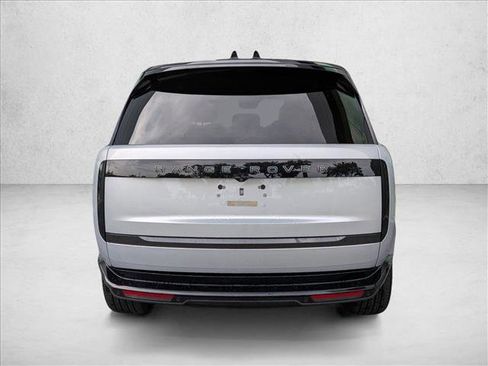 Used 2025 Land Rover Range Rover SE AWD/4WD image 7