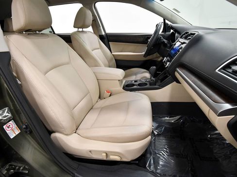 Used 2018 Subaru Outback 2.5i Limited AWD/4WD image 19