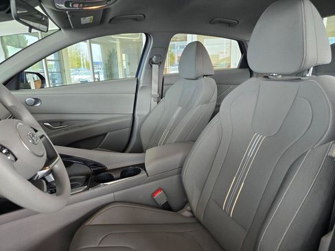 Used 2023 Hyundai Elantra Blue FWD image 18