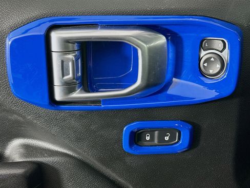 Used 2021 Jeep Gladiator Sport image 15