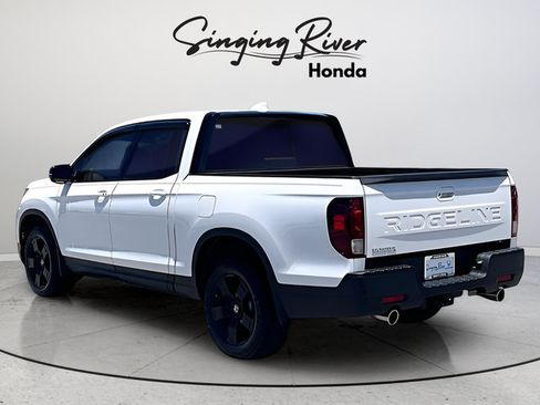 Used 2025 Honda Ridgeline Black Edition image 4