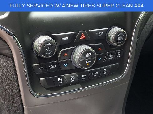 Used 2021 Jeep Grand Cherokee Laredo AWD/4WD image 15