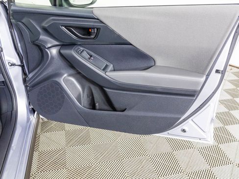 Used 2025 Subaru Crosstrek 2.0i Premium image 38