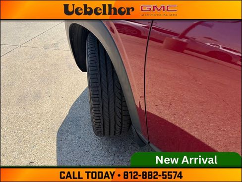 Used 2024 Chevrolet Trax RS w/ Driver Confidence Package FWD image 20