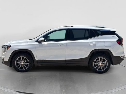 Used 2023 GMC Terrain SLT w/ Tech Package AWD/4WD image 7