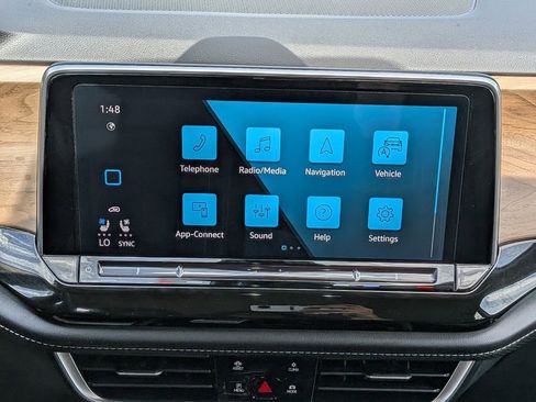 Used 2025 Volkswagen Atlas SE FWD image 21