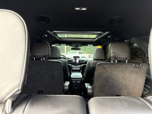 Used 2023 Ford Explorer ST w/ Equipment Group 401A AWD/4WD image 8