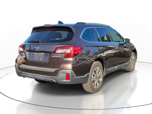 Used 2019 Subaru Outback 2.5i Touring image 9