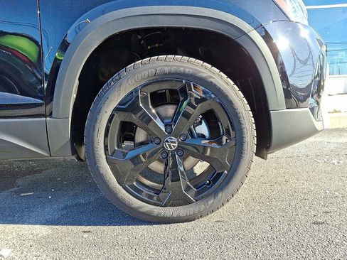 New 2026 Volkswagen Taos SEL image 7