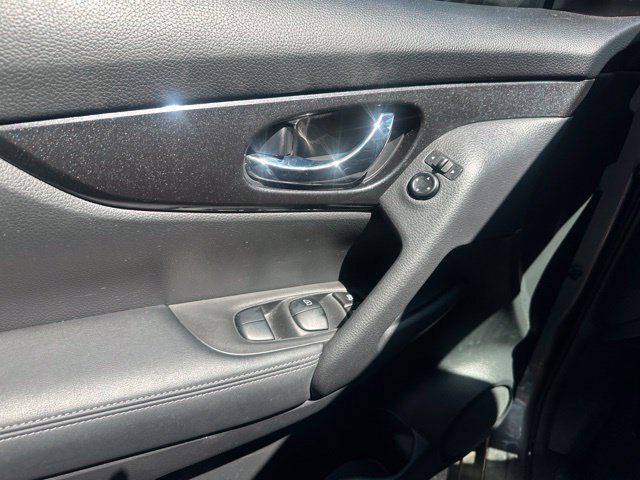 Used 2019 Nissan Rogue SV FWD image 8