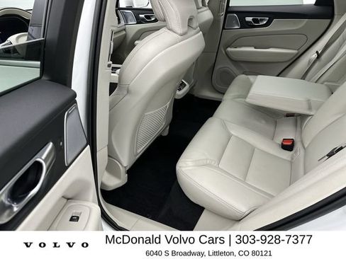 Used 2023 Volvo XC60 B5 Ultimate w/ Climate Package AWD/4WD image 22
