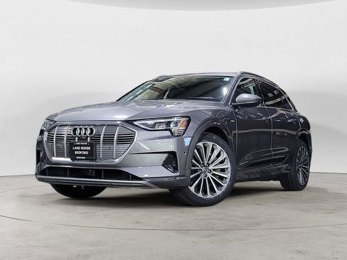 Used 2019 Audi e-tron Prestige w/ Prestige Package image 1