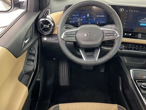 New 2025 Chevrolet Equinox ACTIV image 14