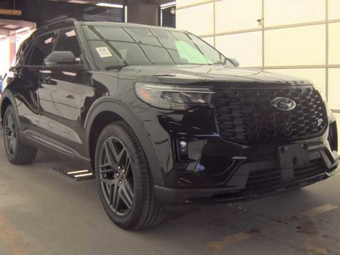 Used 2025 Ford Explorer ST w/ Sun And Sound Package RWD image 2