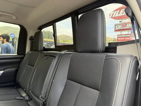 Used 2016 Nissan Titan PRO-4X AWD/4WD image 10