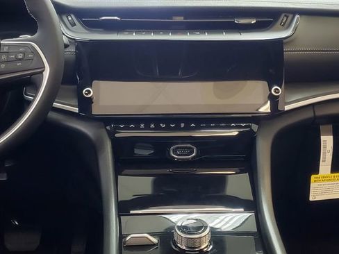 New 2026 Jeep Grand Cherokee Altitude image 18