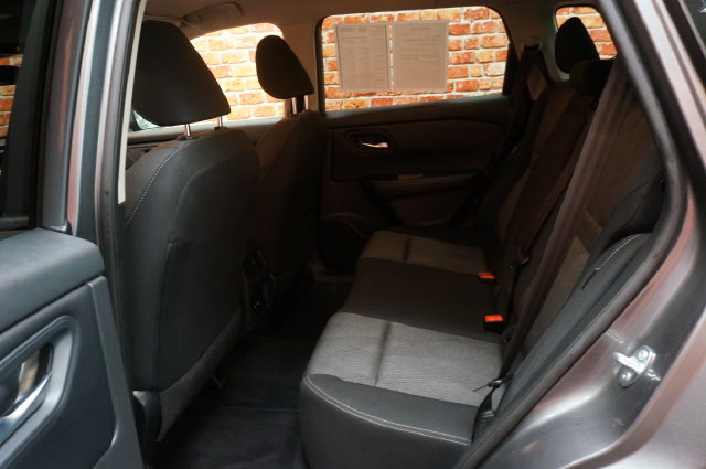 Certified 2025 Nissan Rogue SV AWD/4WD image 33