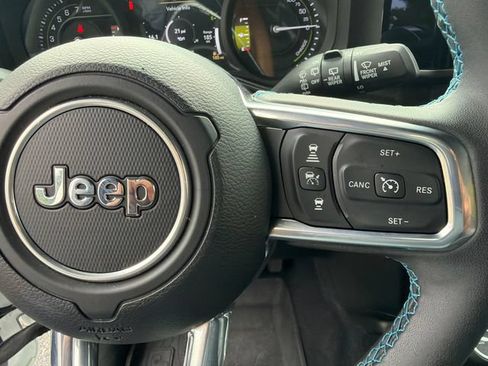 Used 2024 Jeep Wrangler High Altitude AWD/4WD image 32