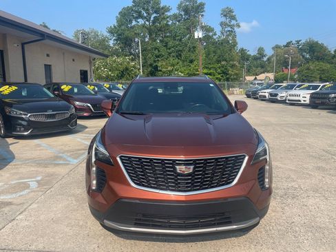Used 2019 Cadillac XT4 Premium Luxury w/ Driver Awareness Package FWD image 3