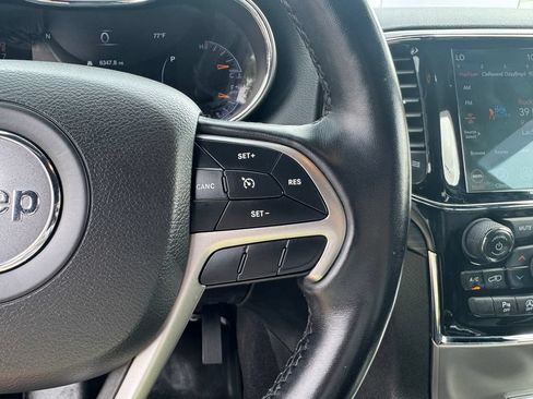 Used 2022 Jeep Grand Cherokee Laredo X AWD/4WD image 16