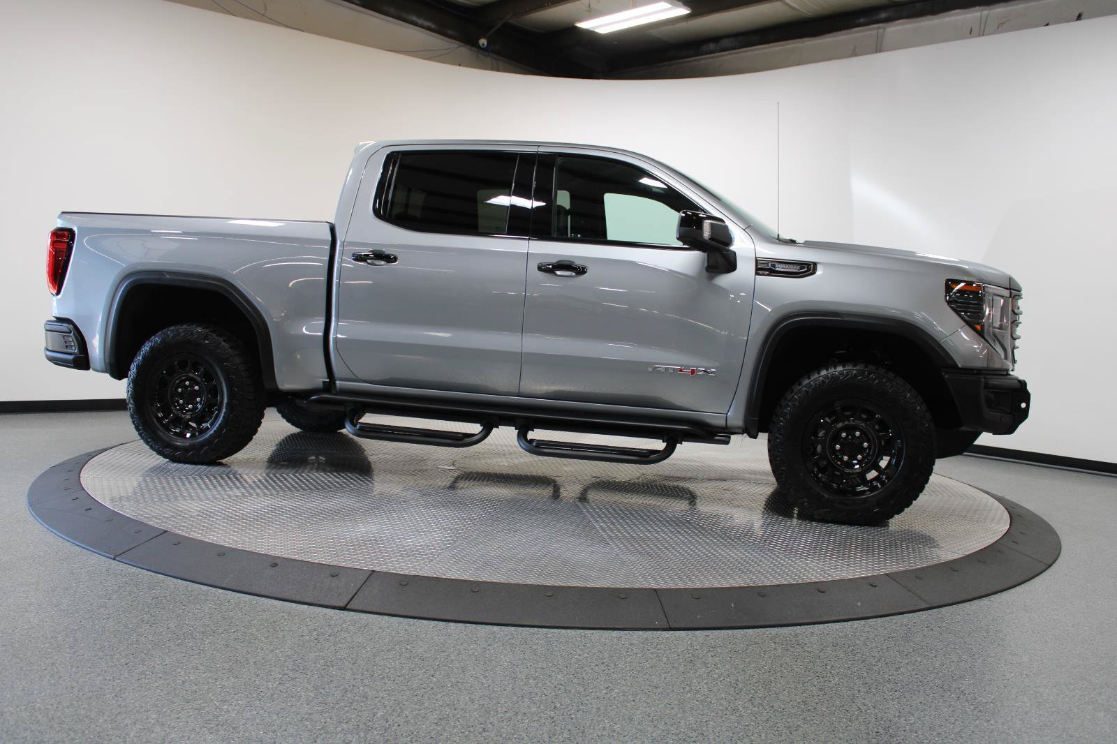 Used 2024 GMC Sierra 1500 AT4X w/ AT4X AEV Edition AWD/4WD image 14