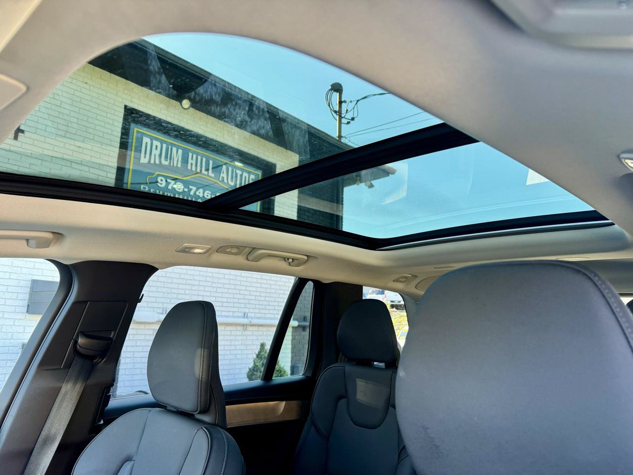 Used 2025 Volvo XC90 B6 Plus w/ Protection Package Premier AWD/4WD image 9