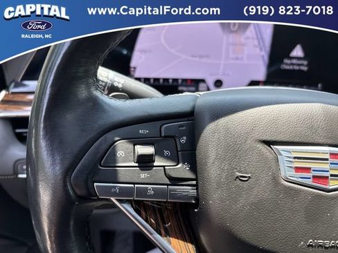 Used 2023 Cadillac Escalade Premium Luxury AWD/4WD image 23
