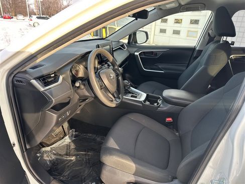 Used 2019 Toyota RAV4 LE w/ All Weather Liner Package image 9