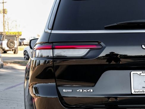 Used 2021 Jeep Grand Cherokee L Limited image 65