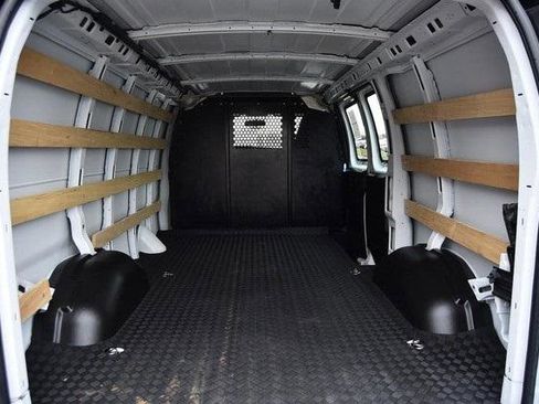 Used 2024 GMC Savana 2500 w/ Driver Convenience Package image 21