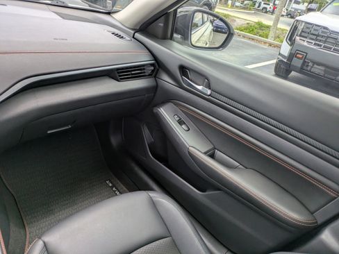 Used 2022 Nissan Altima 2.5 SR w/ Midnight Edition Package FWD image 13