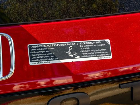 Used 2025 Honda Pilot Touring image 6