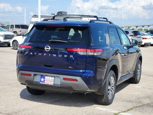 New 2026 Nissan Pathfinder SL FWD image 4