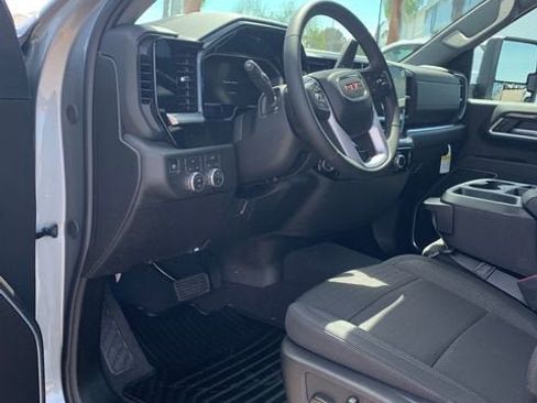 New 2026 GMC Sierra 2500 SLE w/ Preferred Package AWD/4WD image 16