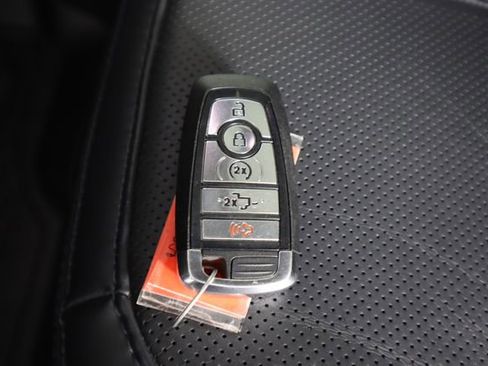 Certified 2025 Ford F450 Platinum w/ FX4 Off-Road Package image 52