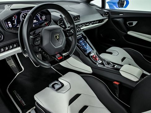 Used 2021 Lamborghini Huracan EVO RWD image 15