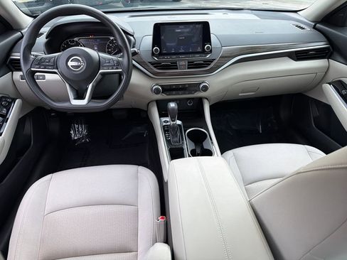 Used 2023 Nissan Altima 2.5 SV image 15