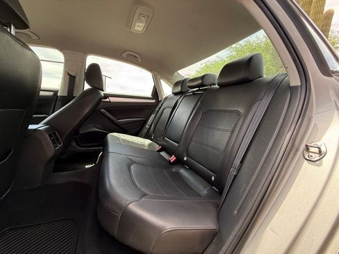 Used 2013 Volkswagen Passat 2.5 SE FWD image 14
