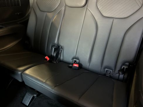 Used 2024 Hyundai Palisade SEL FWD image 16