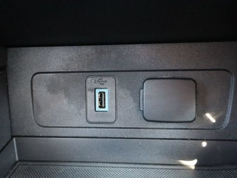 Used 2019 Ford Escape SE FWD image 17