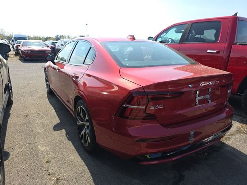 Used 2023 Volvo S60 B5 Core image 8