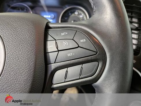 Used 2019 Jeep Cherokee Trailhawk w/ Cold Weather Group AWD/4WD image 27
