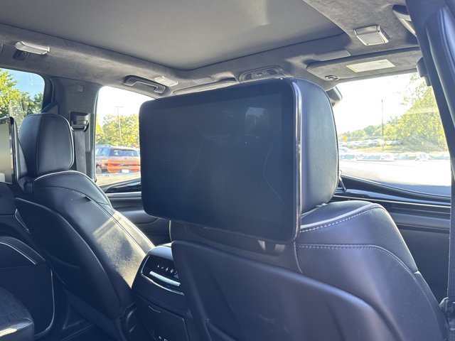 Used 2023 Cadillac Escalade ESV V AWD/4WD image 20
