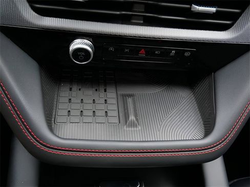 Used 2025 Ford Explorer ST image 25