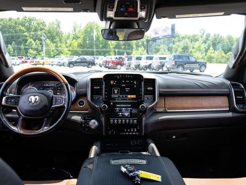 Used 2019 RAM 1500 Limited AWD/4WD image 19