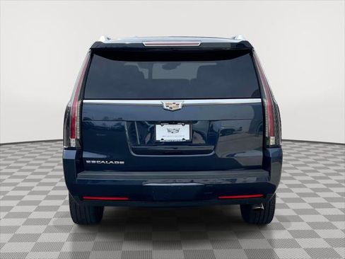 Used 2018 Cadillac Escalade Premium Luxury AWD/4WD image 6