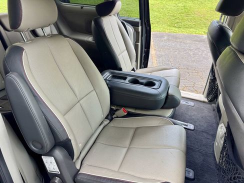 Used 2015 Kia Sedona SX FWD image 9